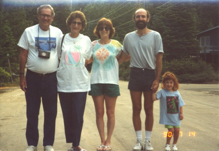 FriendsFamily29 7-1990