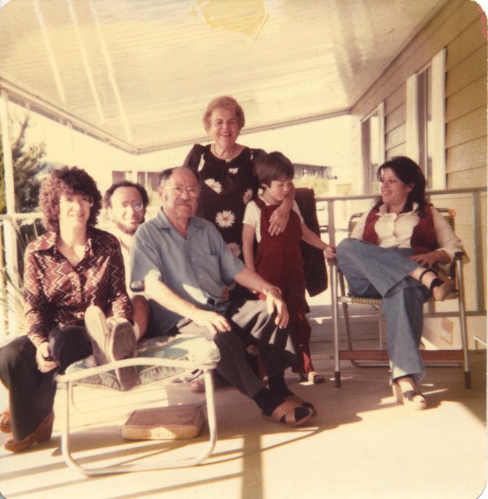 FriendsFamily9 5-1979